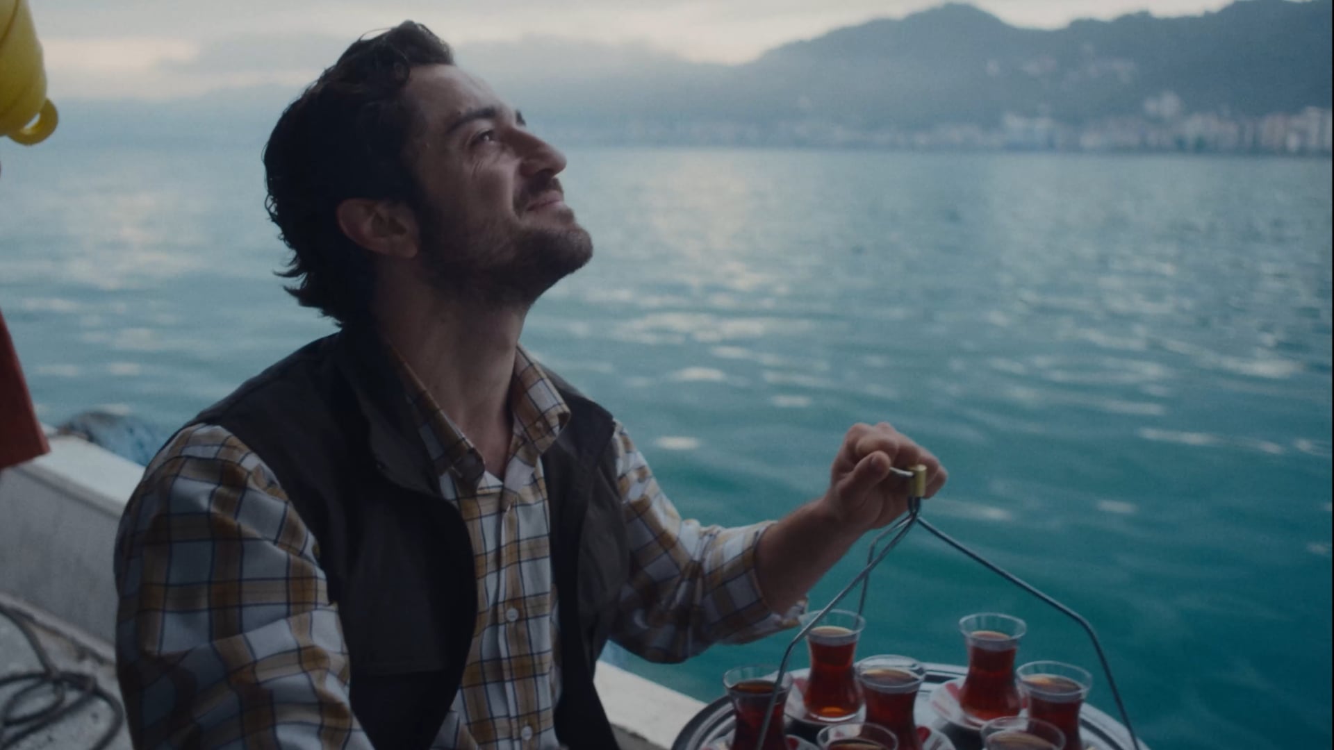 Çay Yetiştiriyoruz